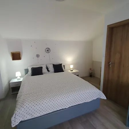 Orhideja Apartment *